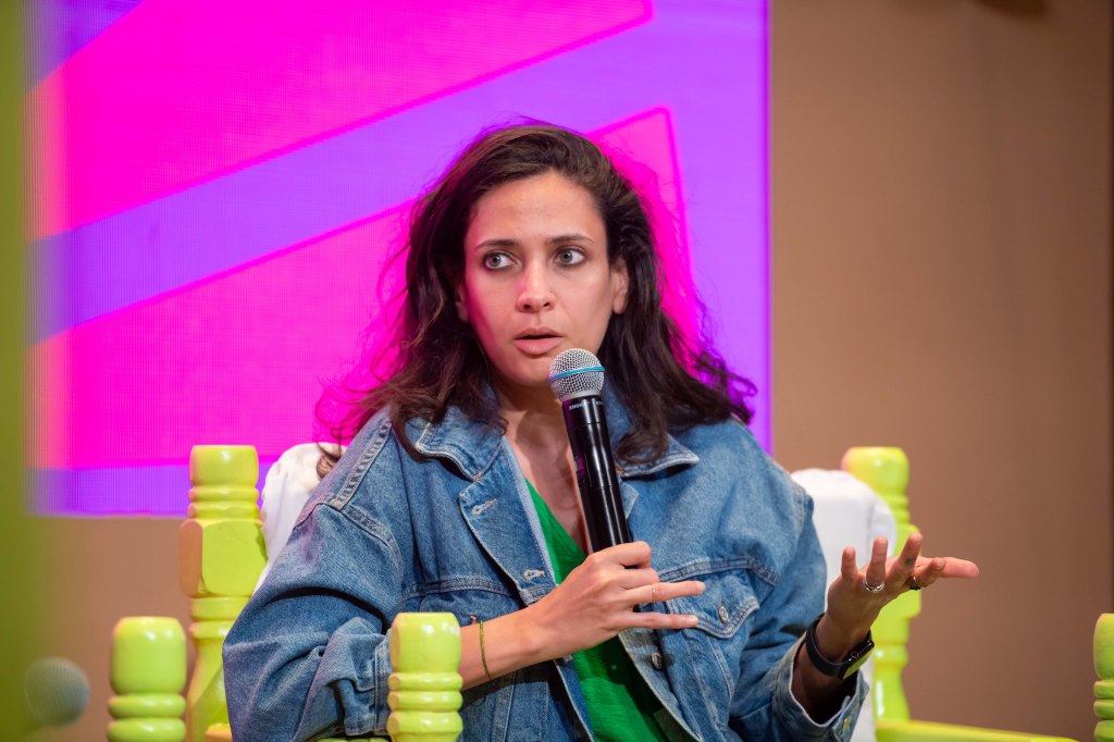 EL RINCÓN DEL TRADUCTOR: POETAS ESTADOUNIDENSES II – HALA ALYAN-, selección y traducción de Jonio&nbsp;González