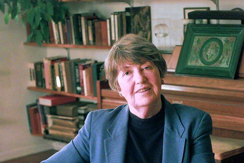 EL RINCÓN DEL TRADUCTOR: POETAS ESTADOUNIDENSES II – LISEL MUELLER-, selección y traducción de Jonio&nbsp;González